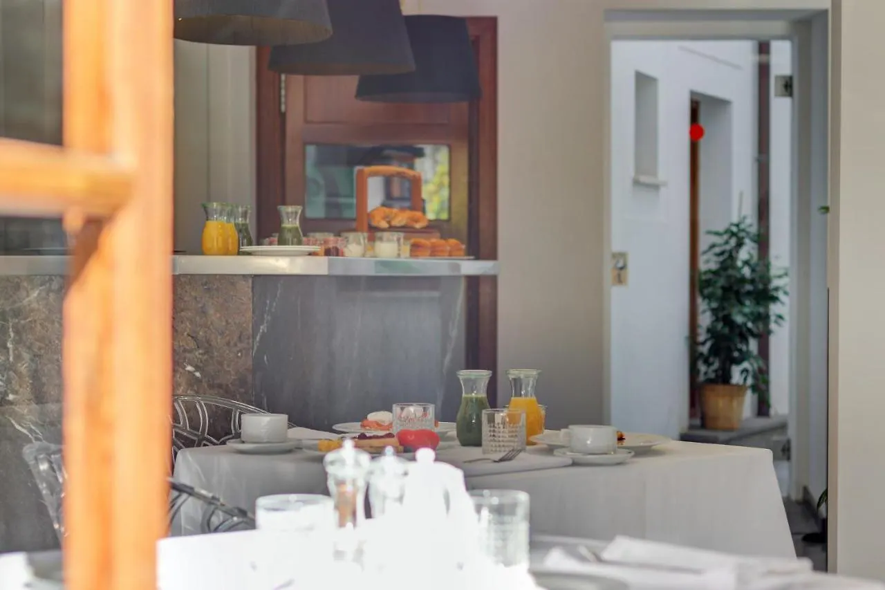 ポレンサ Desbrull Bed & Breakfast