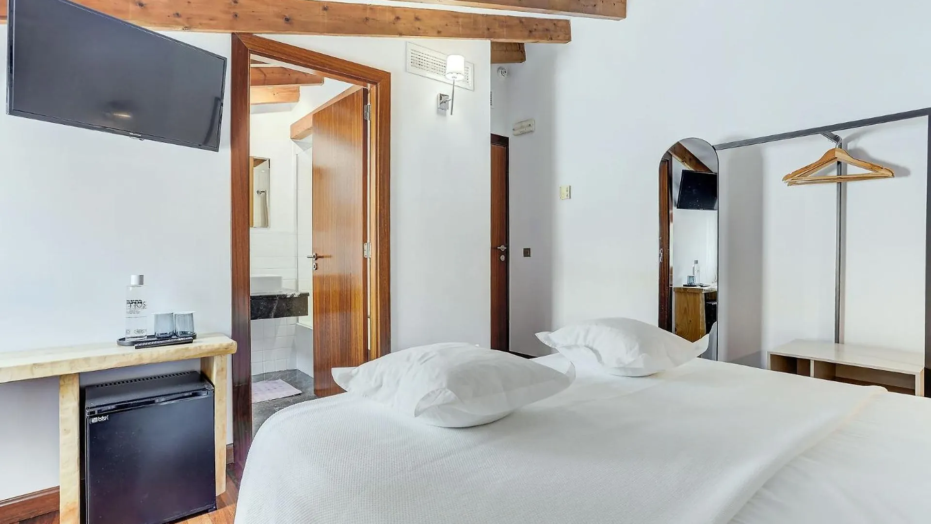 ポレンサ Desbrull Bed & Breakfast