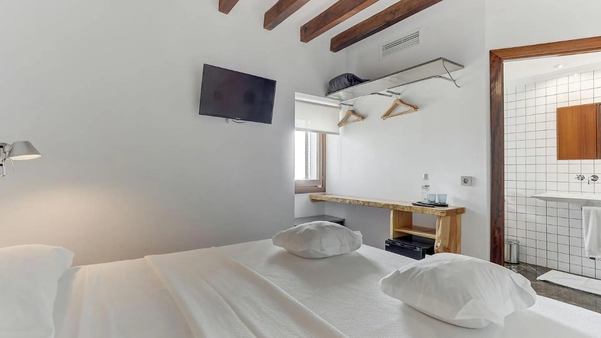 ***  ポレンサ Desbrull Bed & Breakfast スペイン