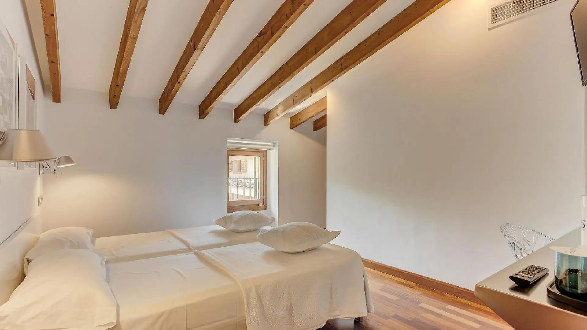 ポレンサ Desbrull Bed & Breakfast スペイン